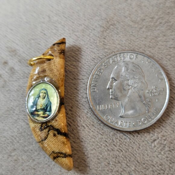 Hand Carved Crescent Moon Pendant with Immaculate Heart of Mary Medal - Picture 9 of 9